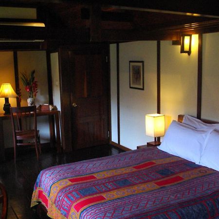 Villa Maydou Boutique Hotel Luang Prabang Rum bild